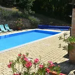 Ulbert Pince Panzio 4*