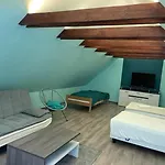 Ulbert Pince Panzio 4*