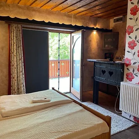 Ulbert Pince Panzio Bed & Breakfast *