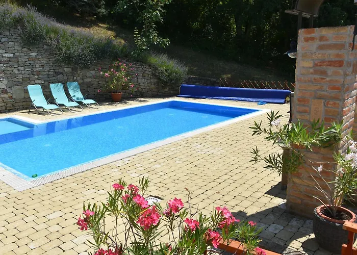 Ulbert Pince Panzio 4*