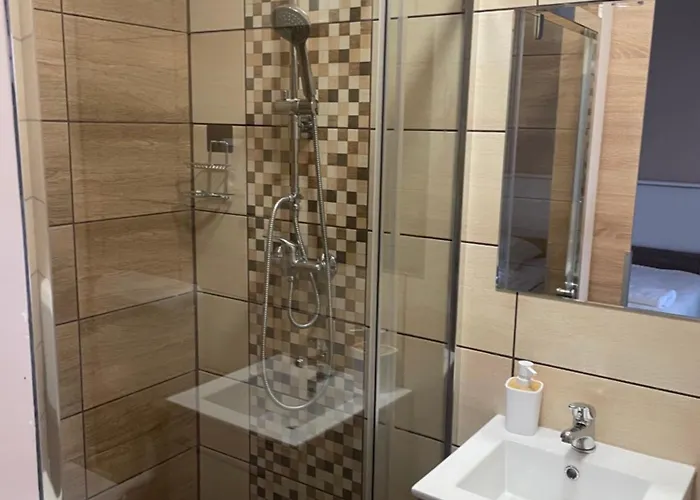 Ulbert Pince Panzio 4*